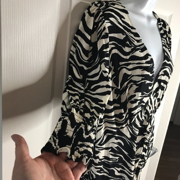 NWT H&M Women's Animal Print Dress Black/White ~ Size XL - Picture 3 of 7